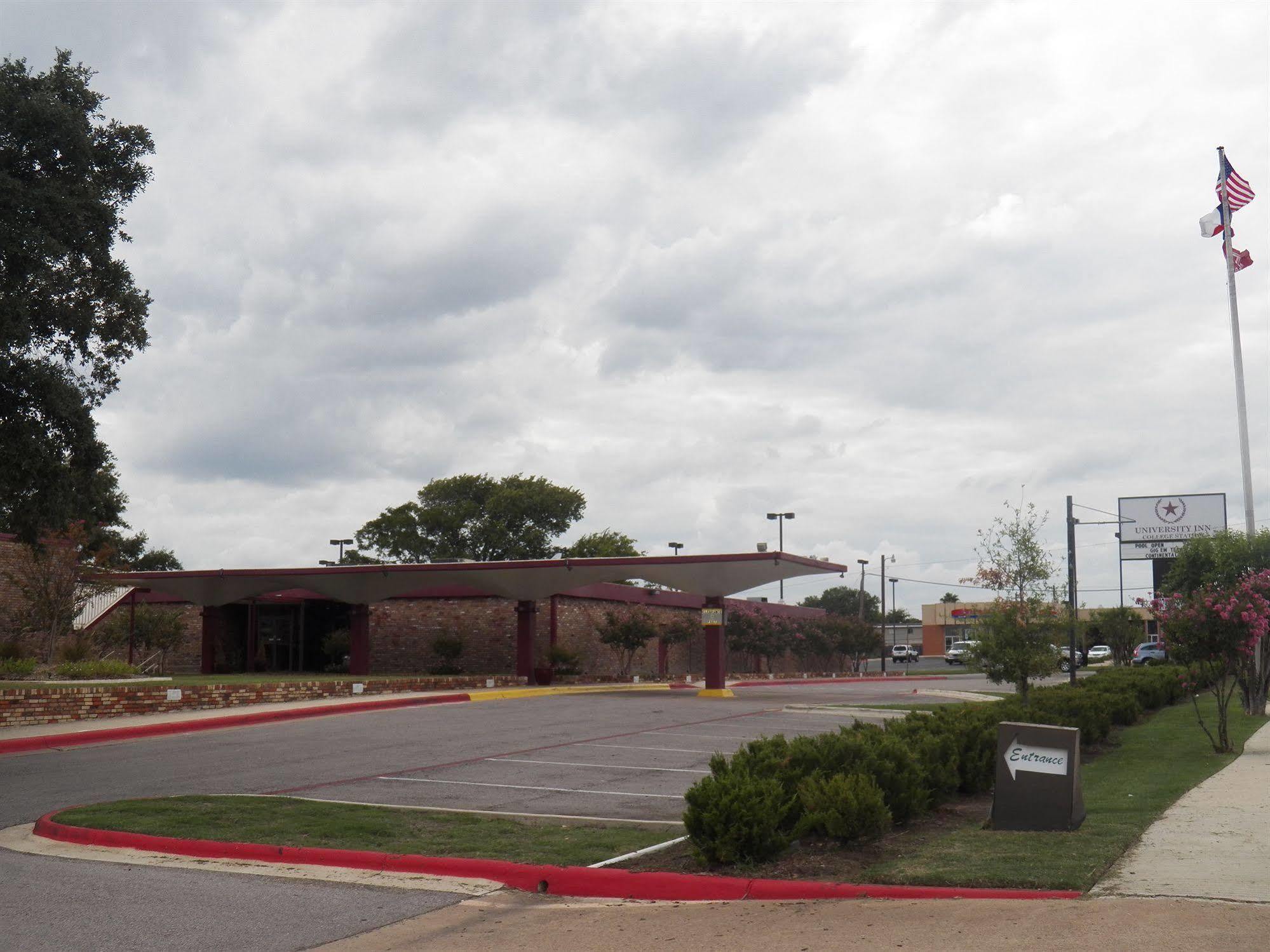 University Inn 2*